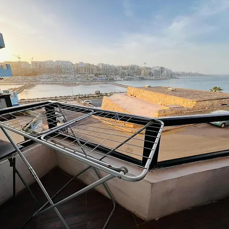 Salina Seaview Retreat *